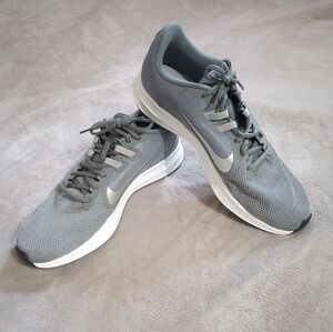 NWOB Mens Nike Downshifter 9 Running Shoe 11